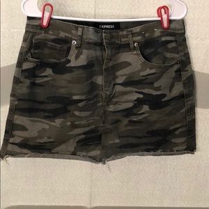 Camo straight mini skirt